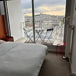 Paris, Belle Vue, Balcons